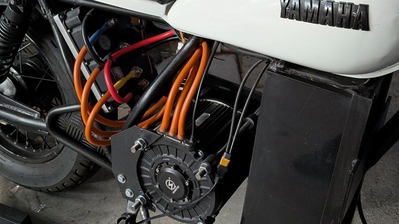 ELECTRIC CAFE RACER QS180