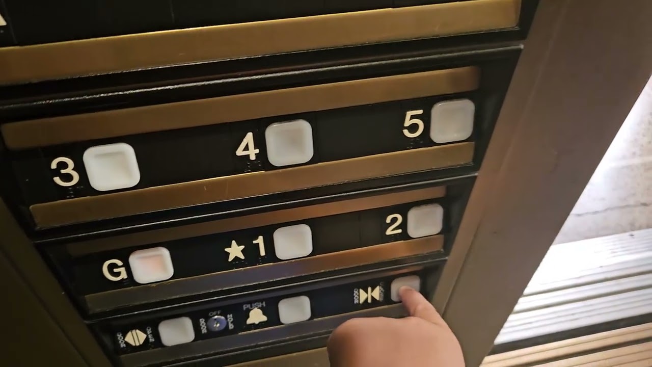 Dover Elevators @ Hilton Garden Inn Downtown Milwaukee in Milwaukee, Wisconsin 