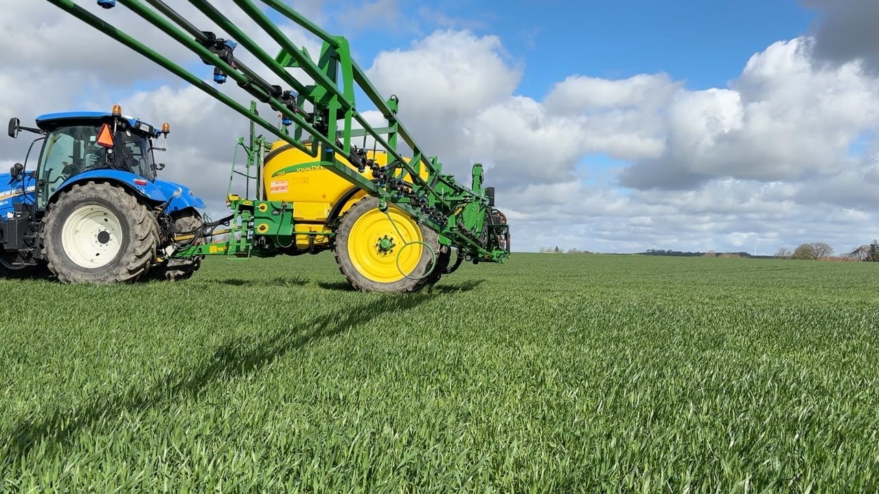 Köp Växtskyddsspruta John Deere 740 på Klaravik