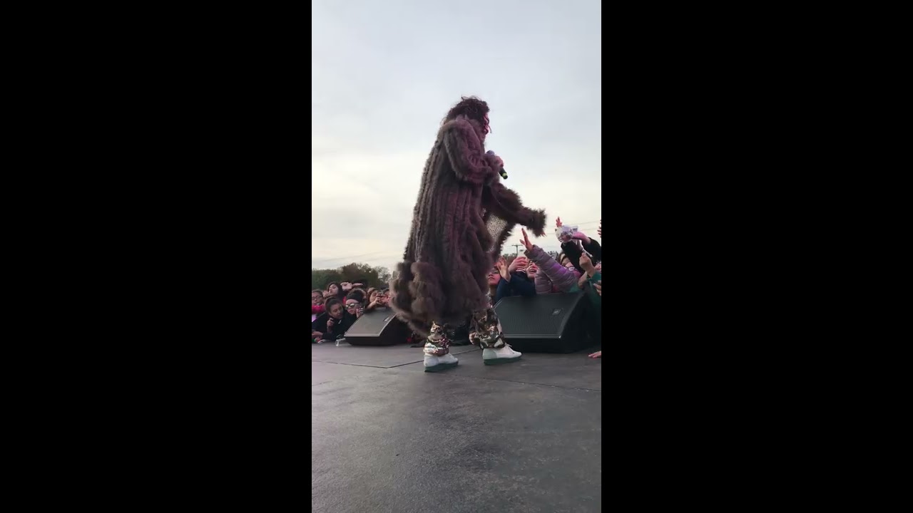 Malu Trevejo concert