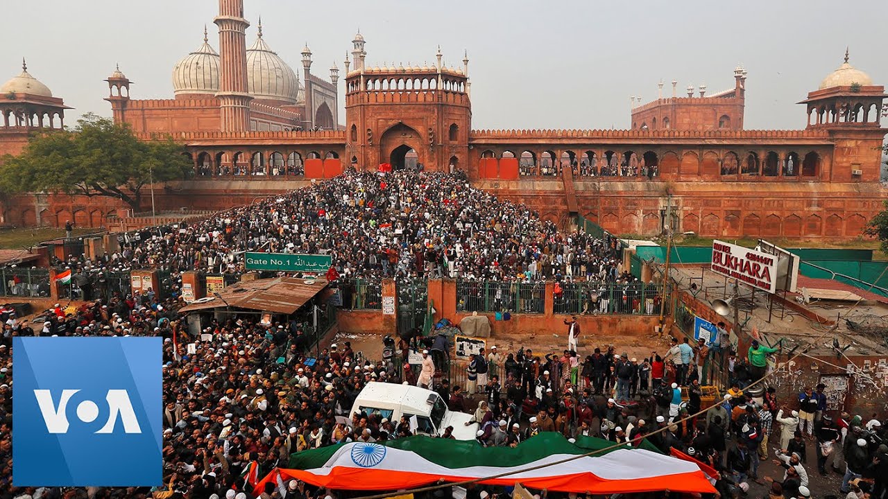 People Gather at New Delhi's Jama Masjid Mosque to Protest Citizenship Law
