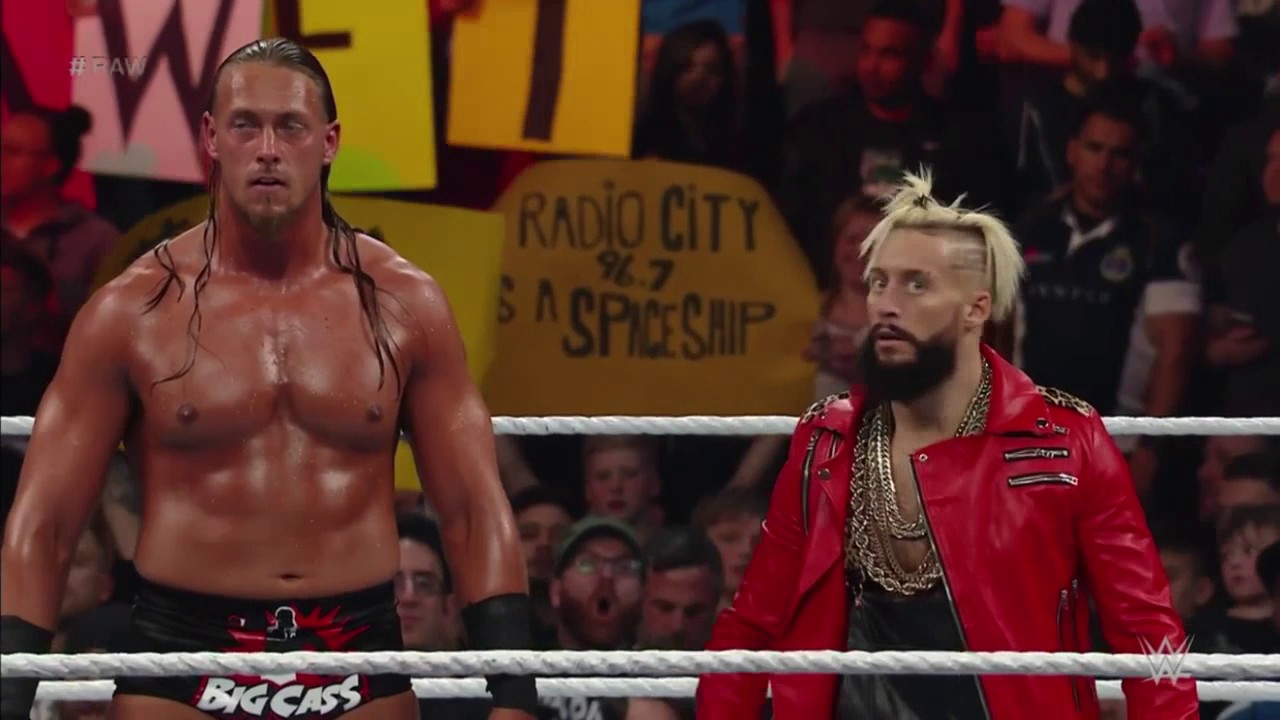 WWE RAW 4/18/16 (London, UK) Chants & Pops