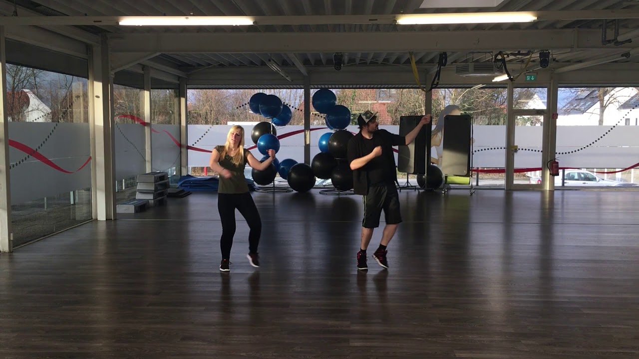 Zumba Christmas Choreography Lindsey Stirling feat. Becky G - Christmas c´mon