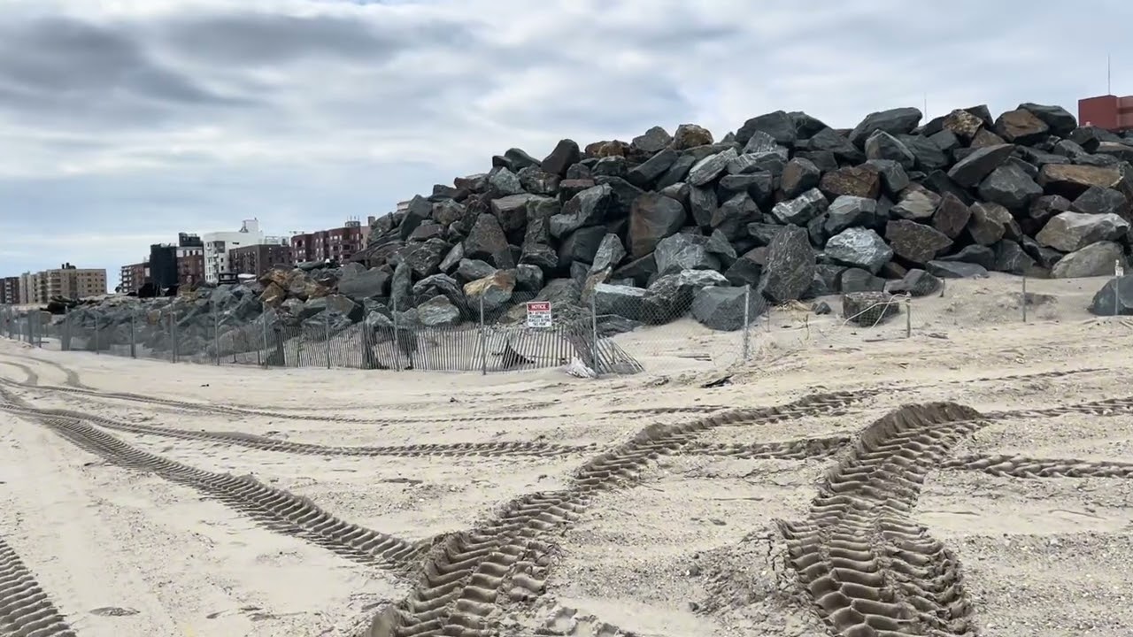 Walking the Calm Before the Storm ❄️ | Rockaway Beach Before the NYC Super Snowstorm 2026