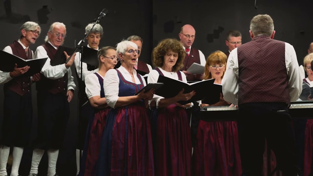 I am from Austria - Chor & VTG Krems-Lerchenfeld Hoppala kurz