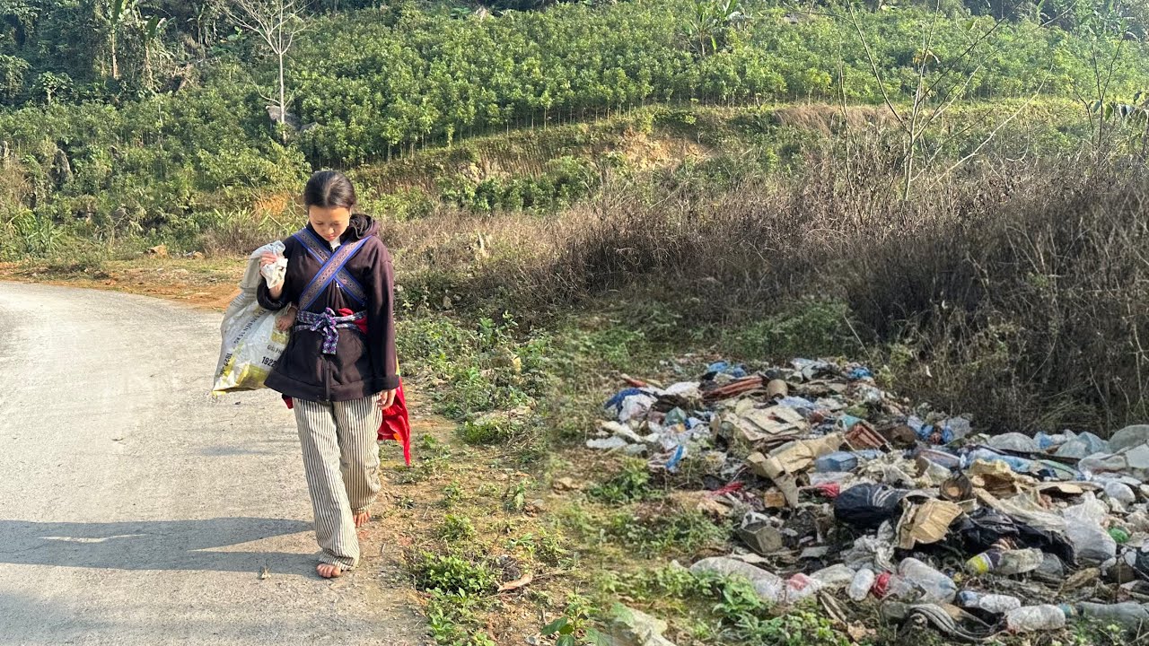 Collecting scrap metal to sell - Lytieuca's life during the Lunar New Year in an abandoned house.