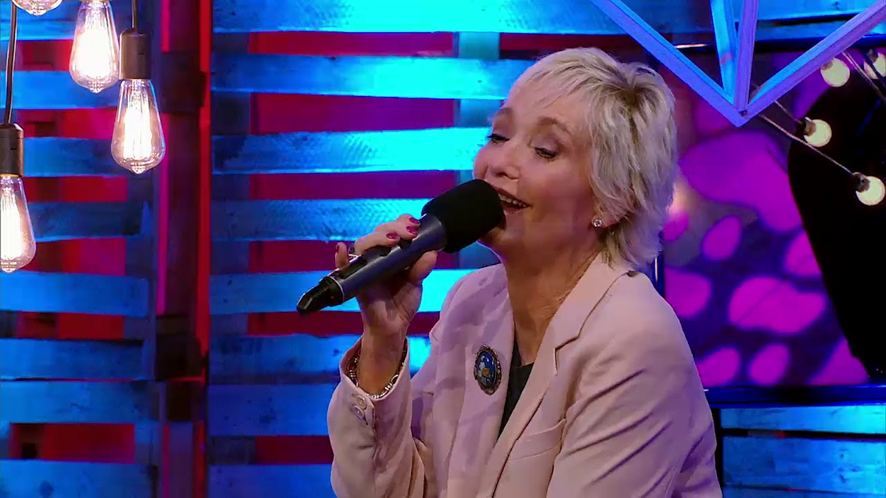 Sonja Herholdt sing Ek verlang na jou op Klavierkuiers