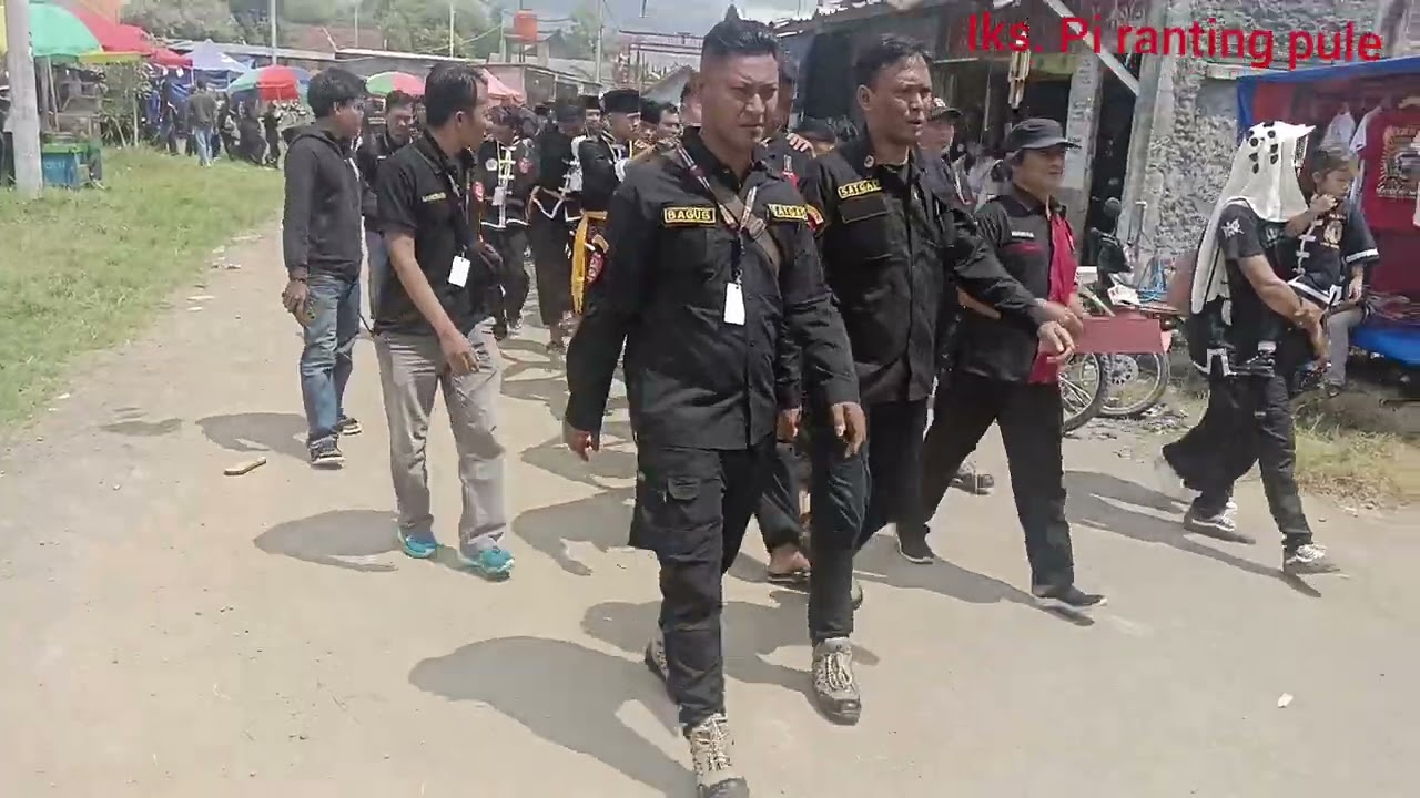 Grombolan kluarga besar iks, pi