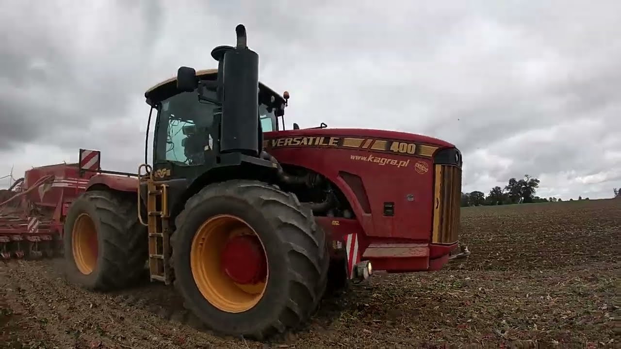 Siew pszenicy ozimej 2022 w technologi strip-till  czajkowski ST 450 i varsatile 400 (sound)