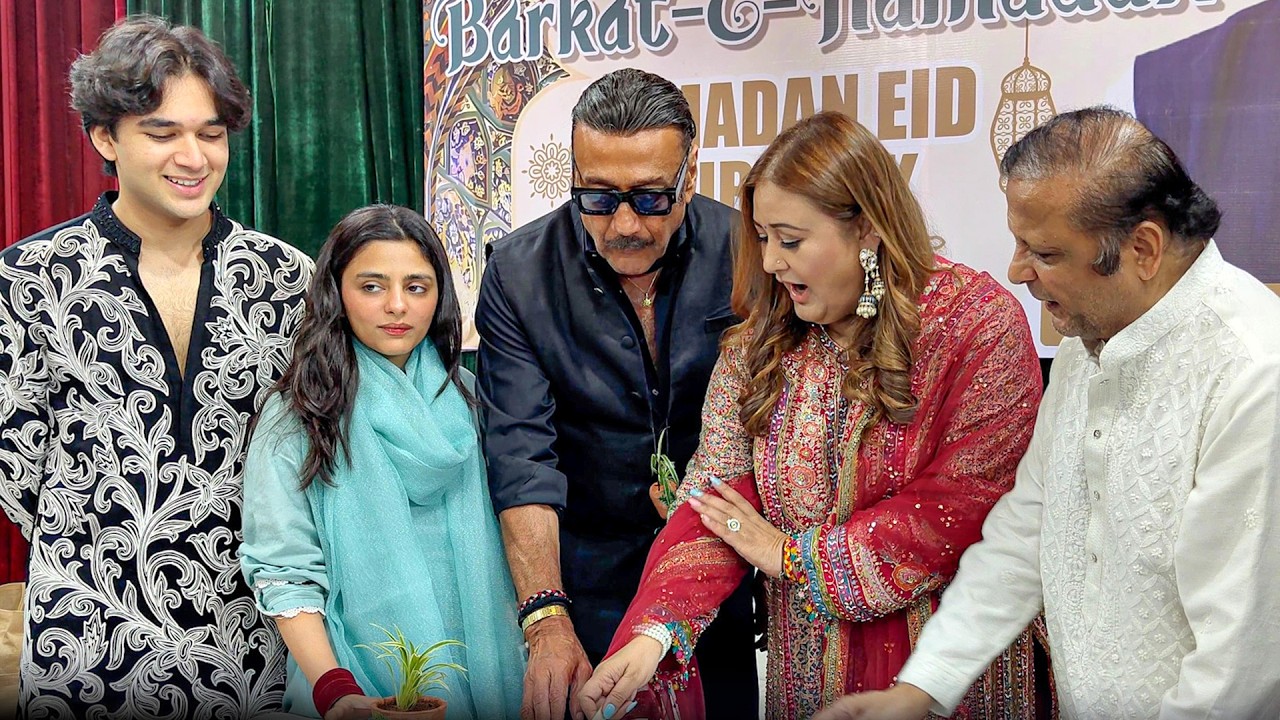 UNCUT -Jackie Shroff And Seema Singh Arrives at Bhamla Foundation Barket E Ramadan Party