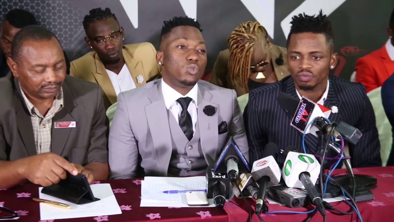 WCB ya Diamond yamsaini Rich Mavoko mbele ya waandishi wa habari