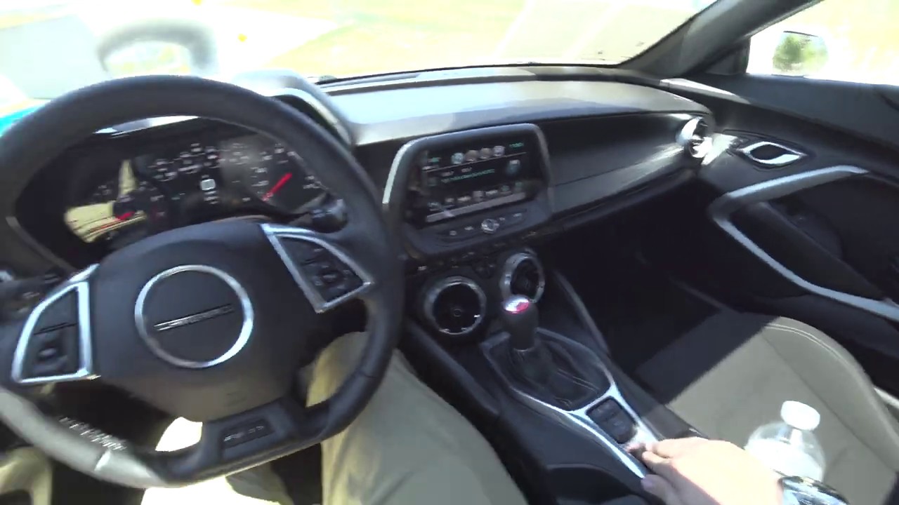 Обзор Chevrolet Camaro SS 2017 года с ручным управлением