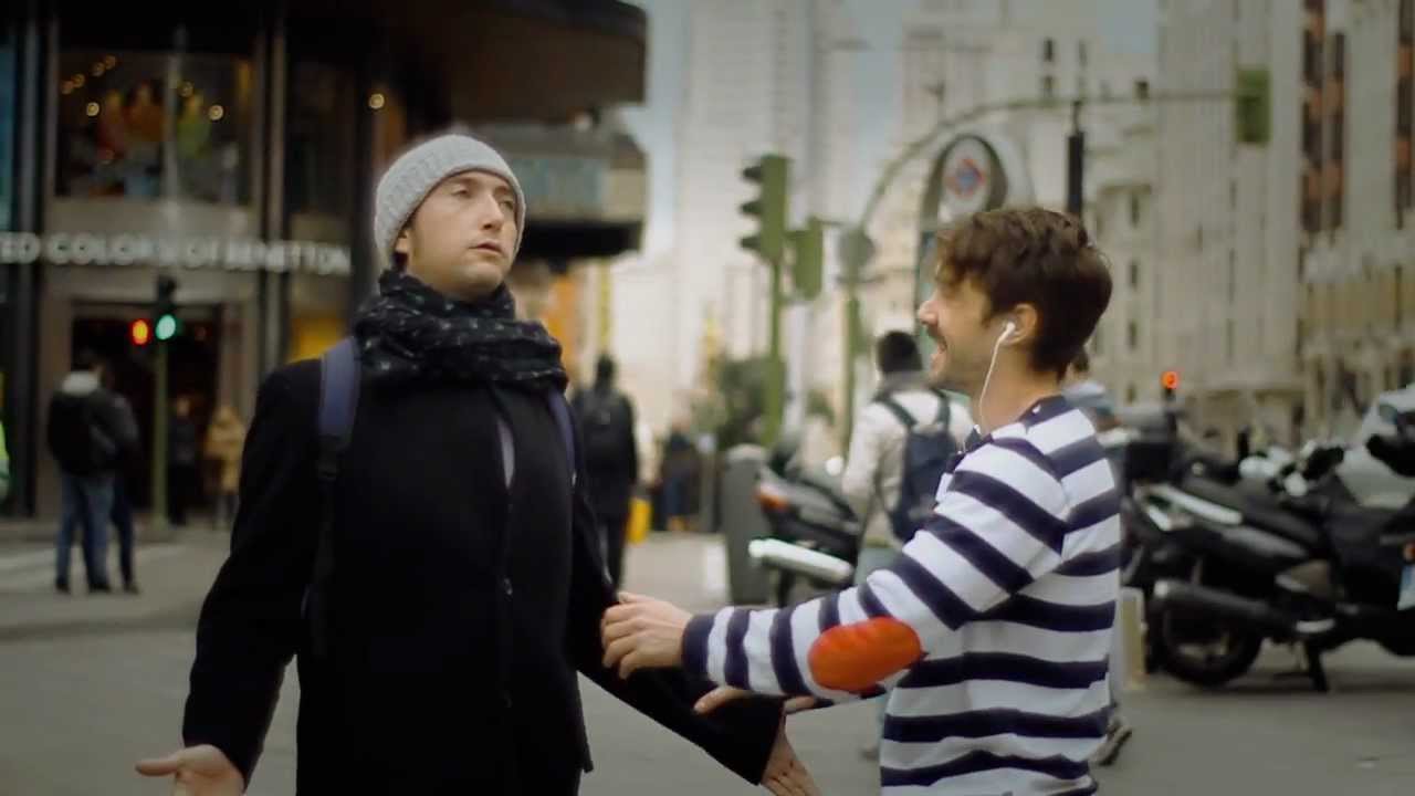 La Sonrisa de Julia - Muévelo (Videoclip oficial)