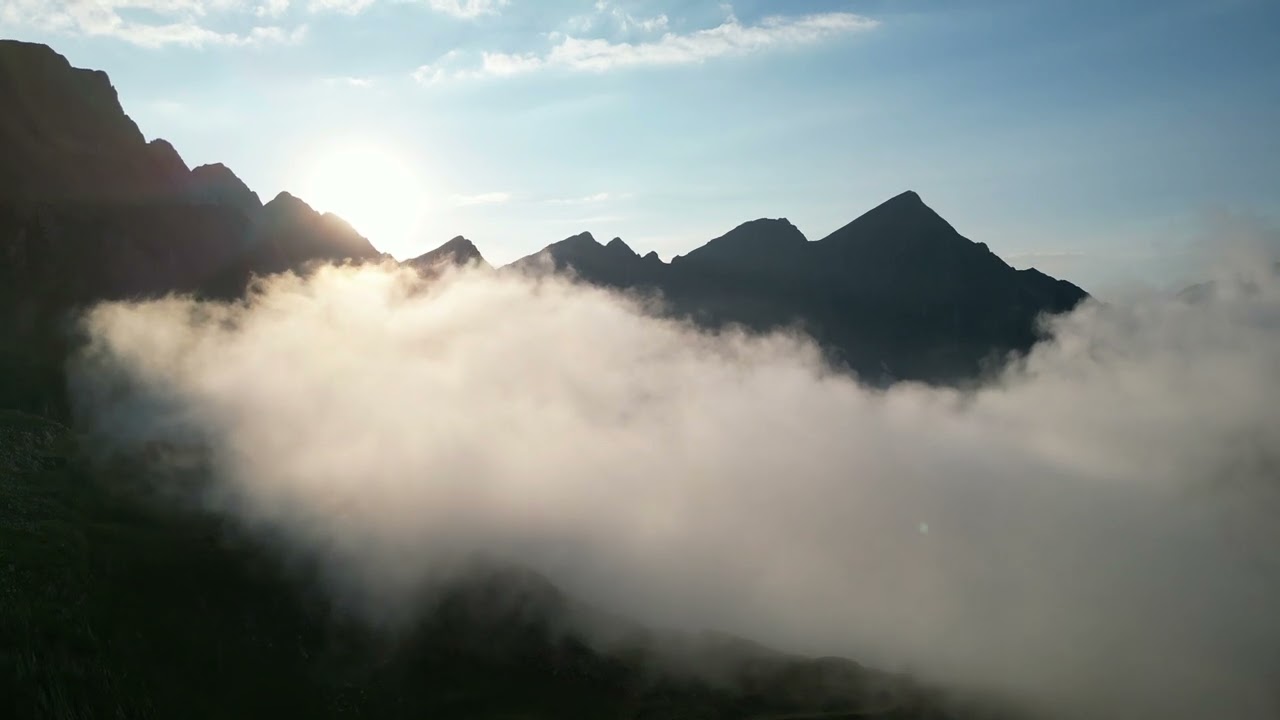 Quand la brume valse entre les montagnes Ariegeoises 