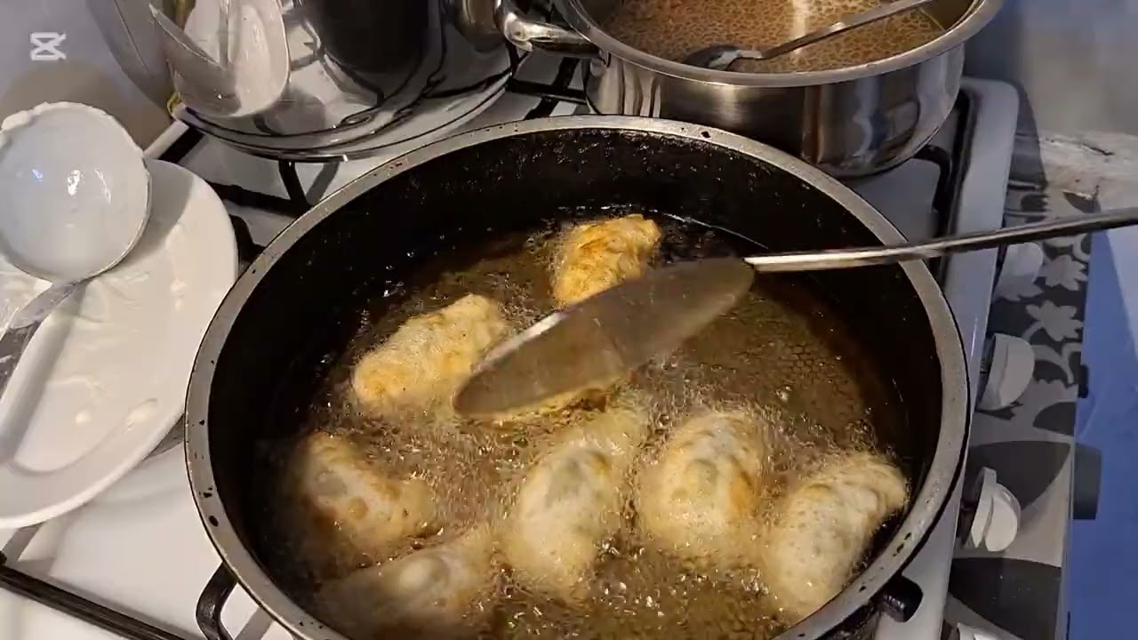 اللهم اني اسالك من فضلك ورحمتك فانه لا يملكها الا انت ..عملت ششبرك وسنبوسك وبنتي عملت كاتو 