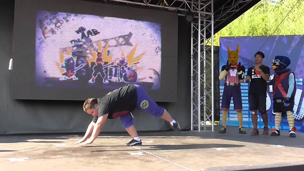 Viviane - Championne 2013 du Walibi Air guitar Festival