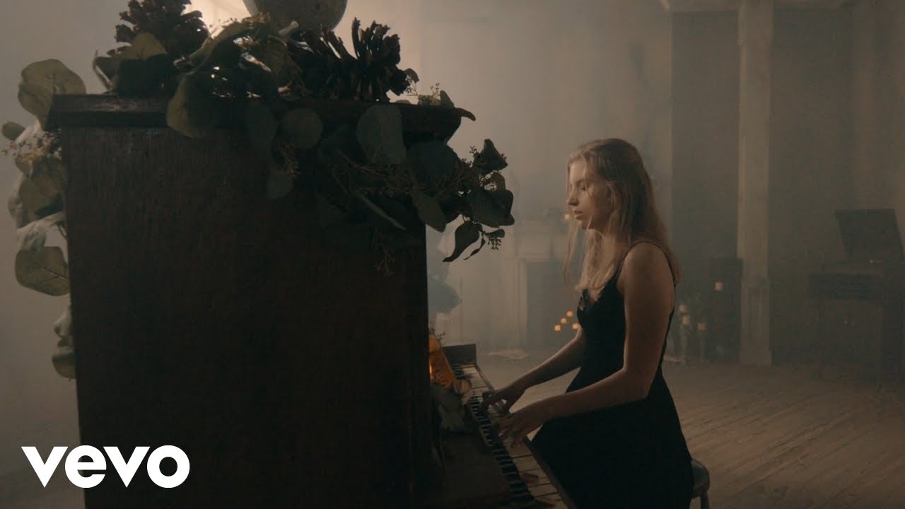 Lucy Cloud - Crash and Learn (Official Music Video)