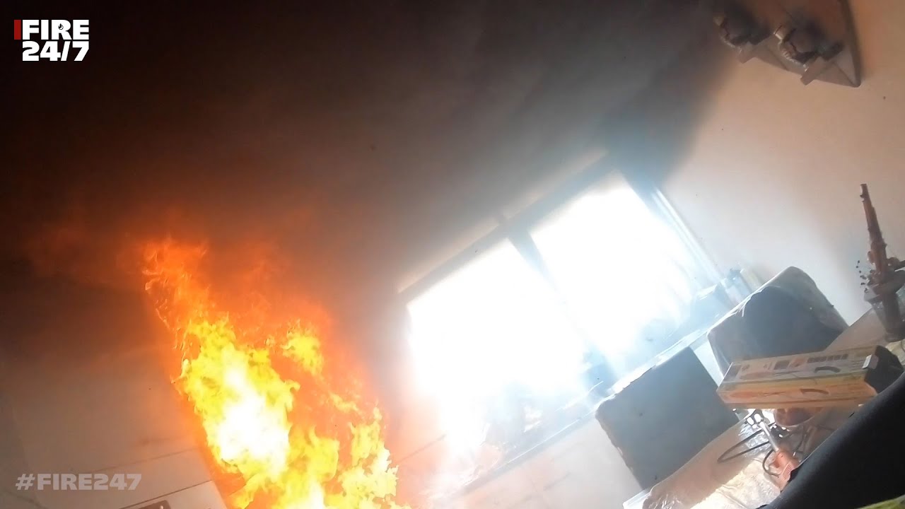DUTCH FIREFIGHTERS - PRIO1 - KEUKENBRAND MET VEEL ROOKONTWIKKELING