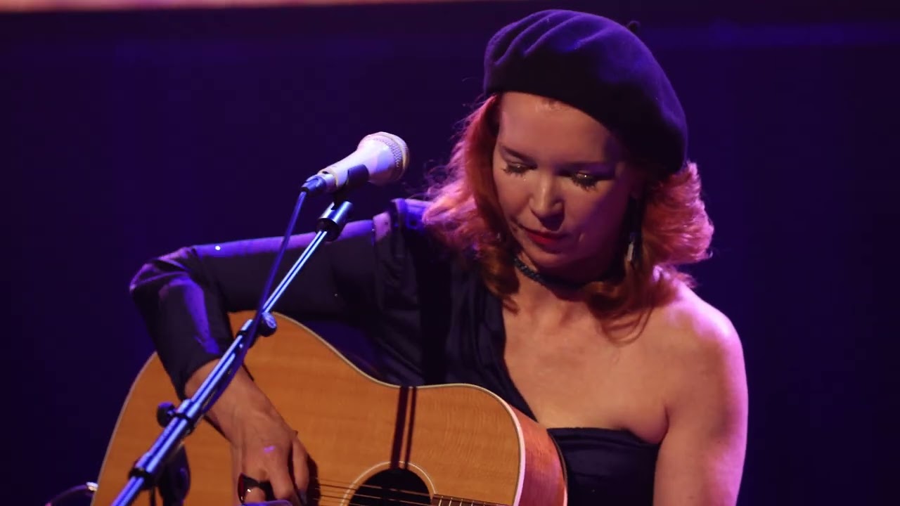 Sue Foley, Lonesome Homesick Blues - solo Live 