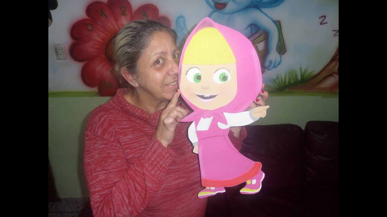 Masha e o Urso - Masha em EVA de 50cm