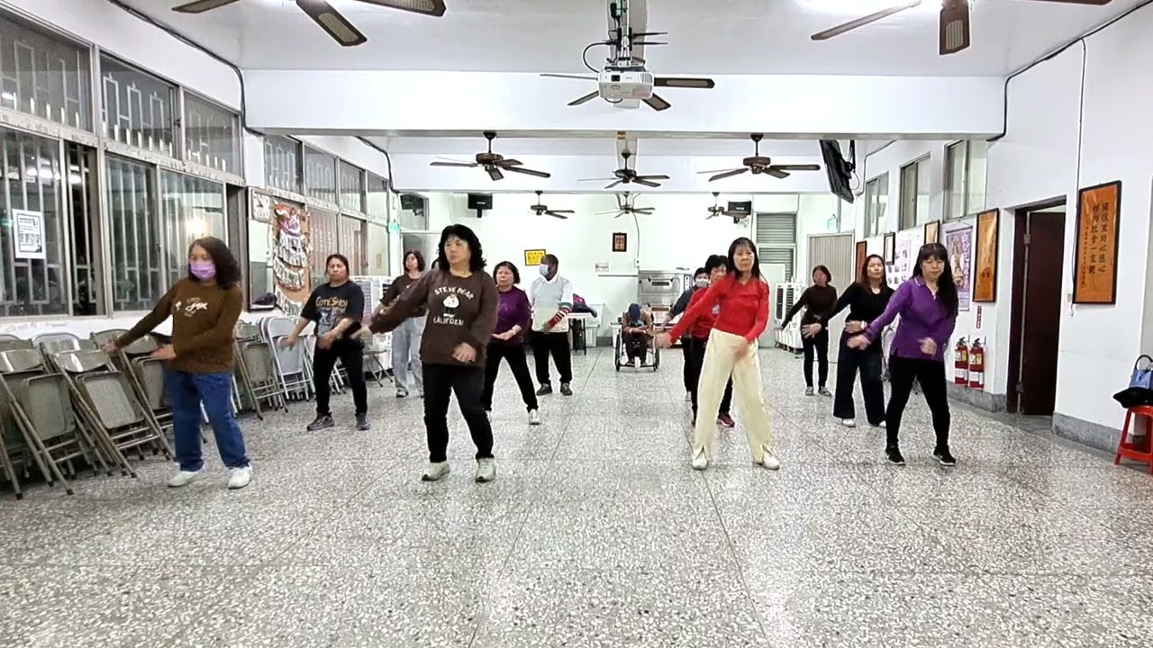 130 瀟洒走一回-健身操｜廣場舞｜潮流舞｜爵士舞｜Rumba尊巴舞（指導老師：黃鈺媄）