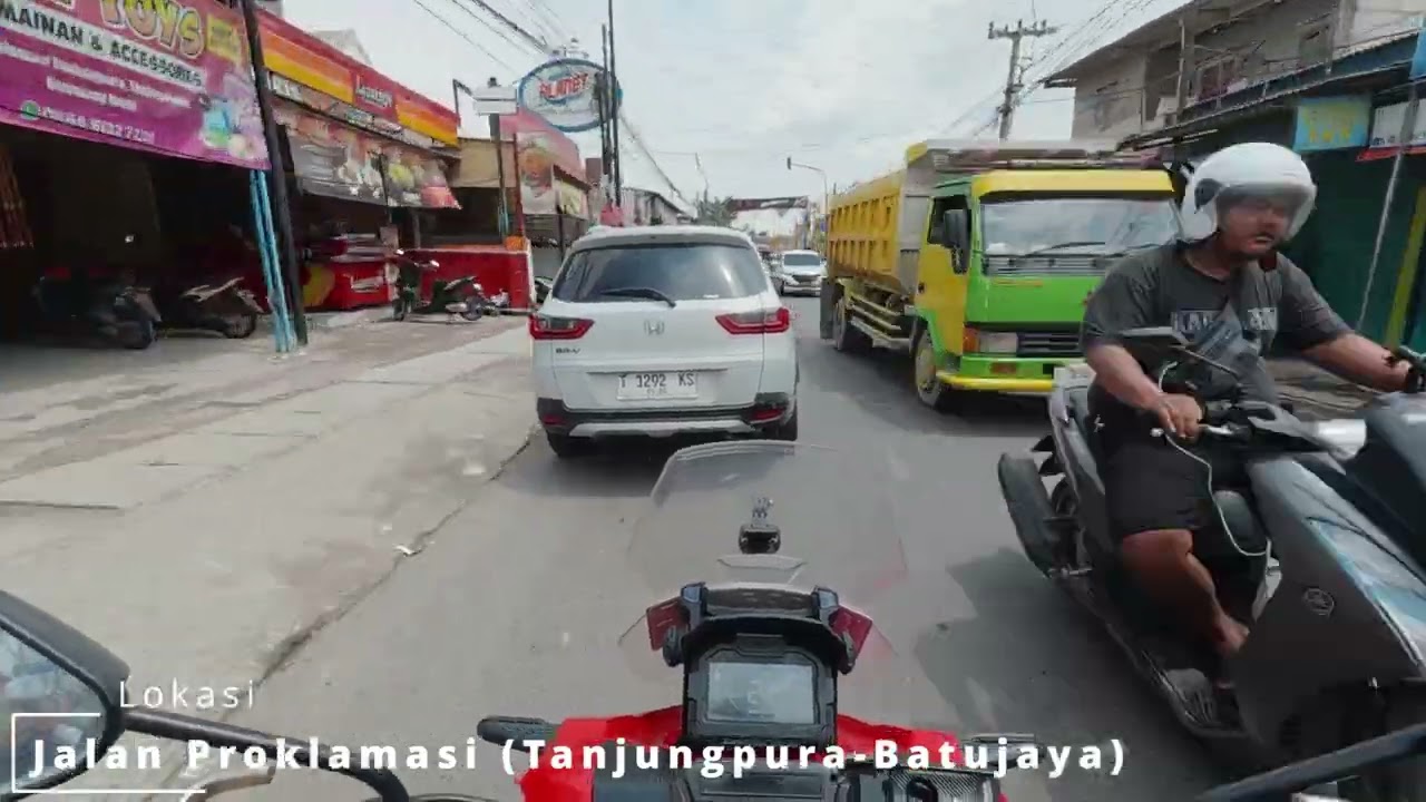 Jalan Menuju Tugu Proklamasi Rengasdengklok