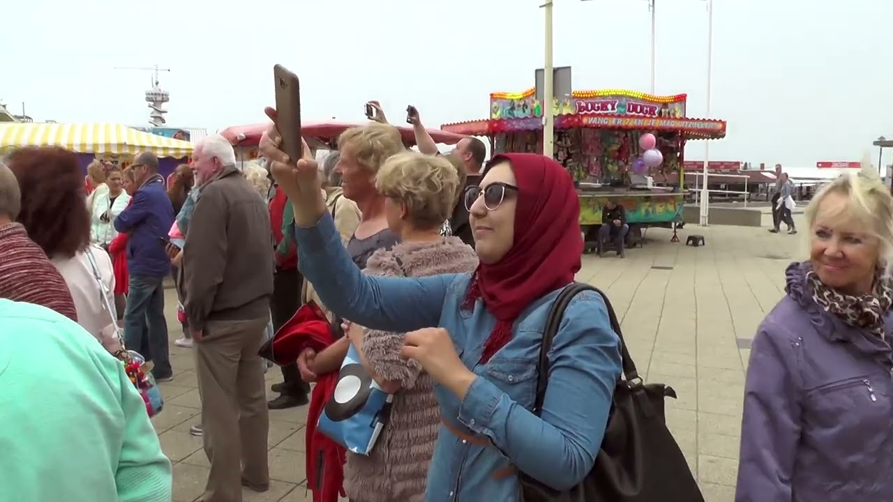 De Zwiebels - Flashmob My Way - 2016