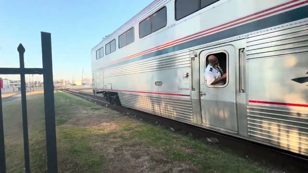Amtrak sunset limited #2 14 & heritage unit 160 with nice hornshow & K5LA horn.