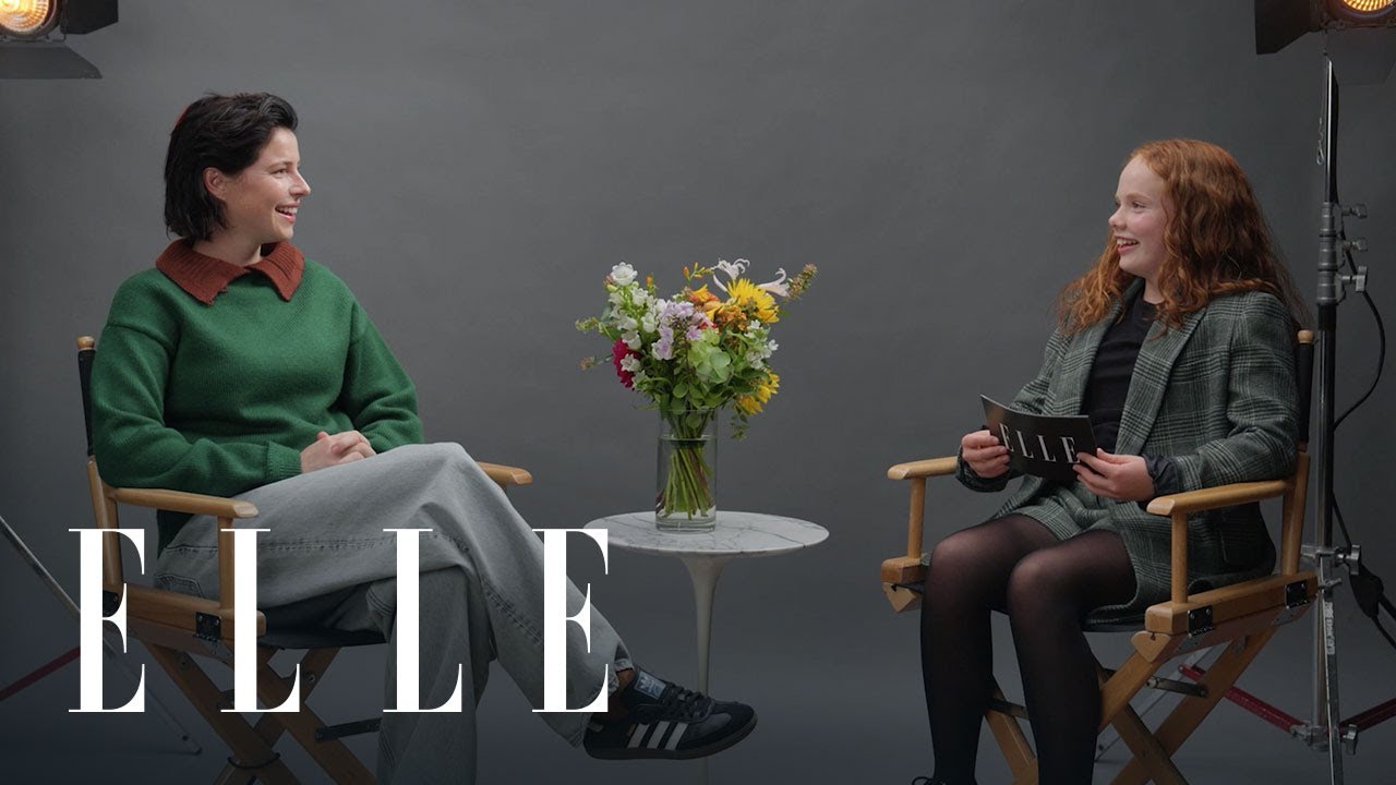 Jessie Buckley Reflects on Karaoke, Motherhood, and 'Hamnet' | Tiny Talks | ELLE