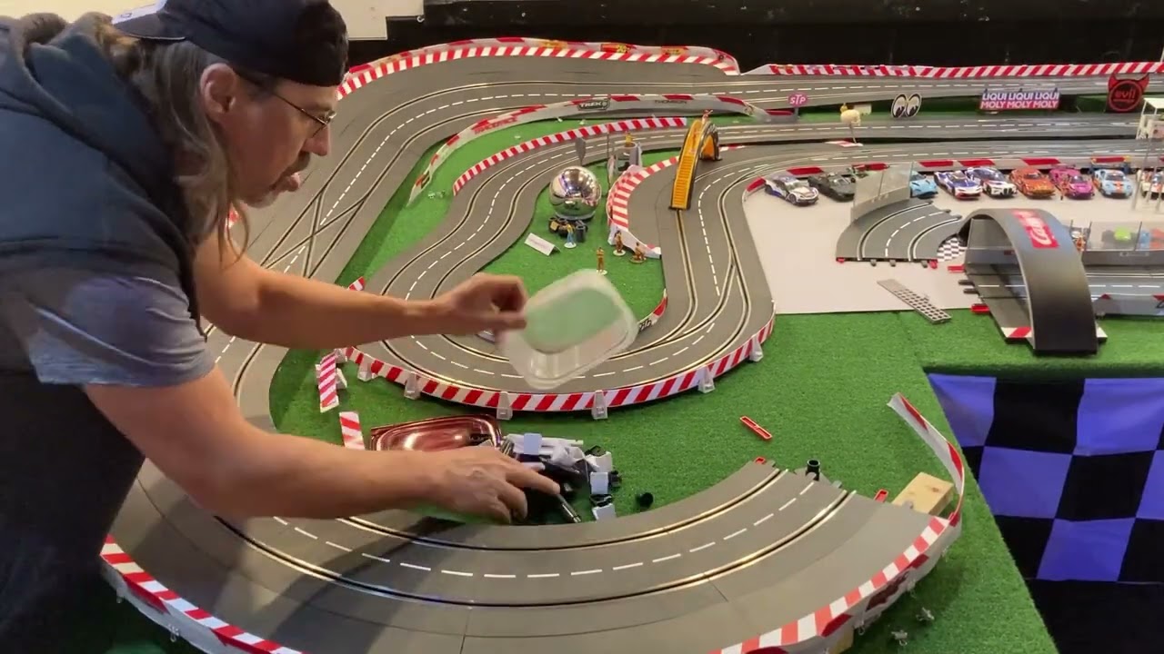 Carrera Digital 132: Track Surgery-Changes to a corner. #carreradigital #slotcar #slotcartrack