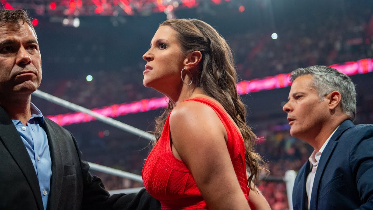 Стефани Макмэн арестована: Raw, 21 июля 2014 г.