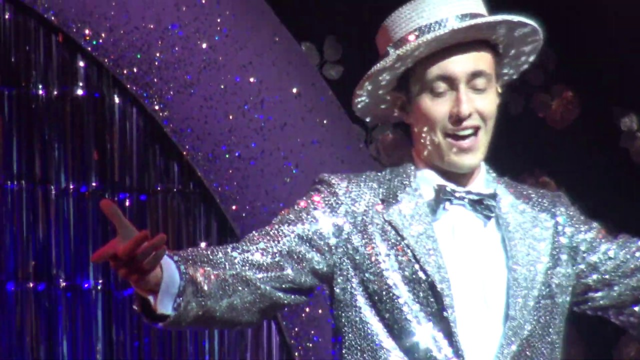 SINGIN IN THE RAIN : Clip + curtain call