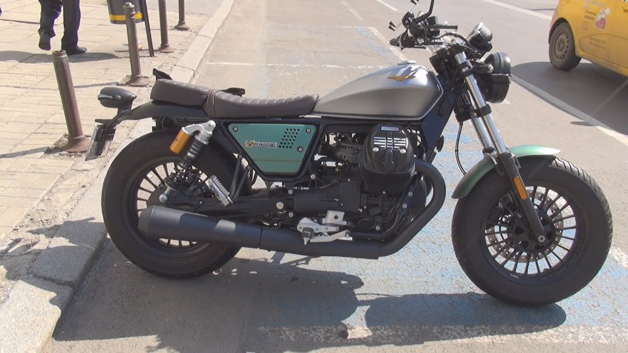 Moto Guzzi V9 Bobber Centenario (2021) Exterior and Interior