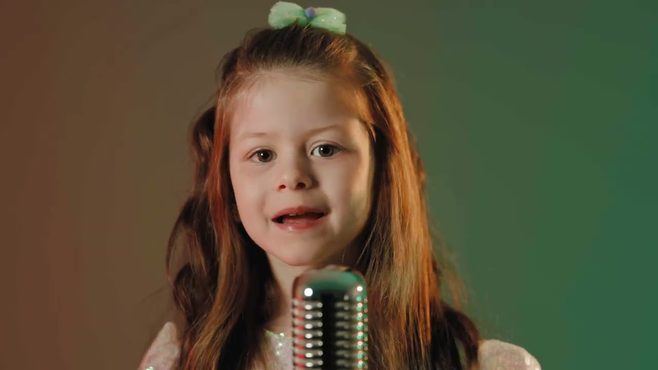 Anastasia Nicoara - Un cuvant, mama | Videoclip