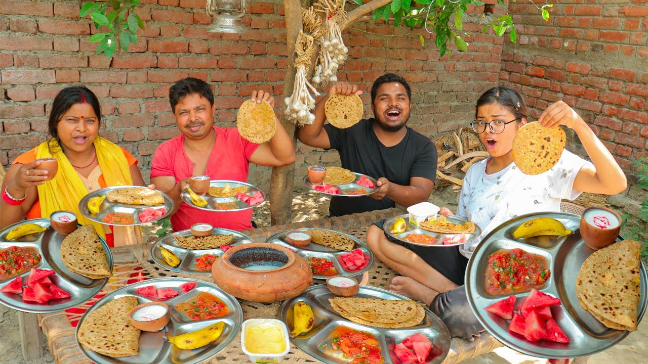 लोकडाउन मे आलू के पराठे और आग वाली टमाटर चटनी | ठंडी मलाईदार कुल्लड़ वाली लस्सी पूरे परिवार के साथ