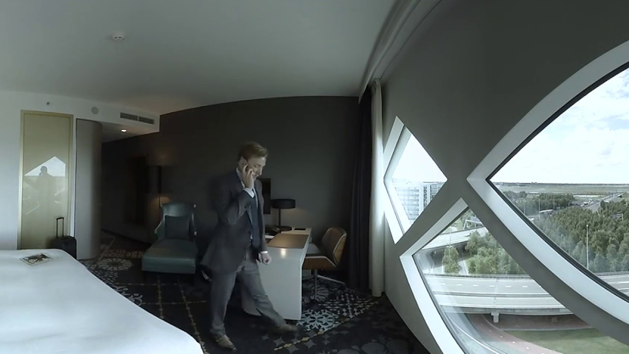 360-degree VR video - Deluxe Room Airport View