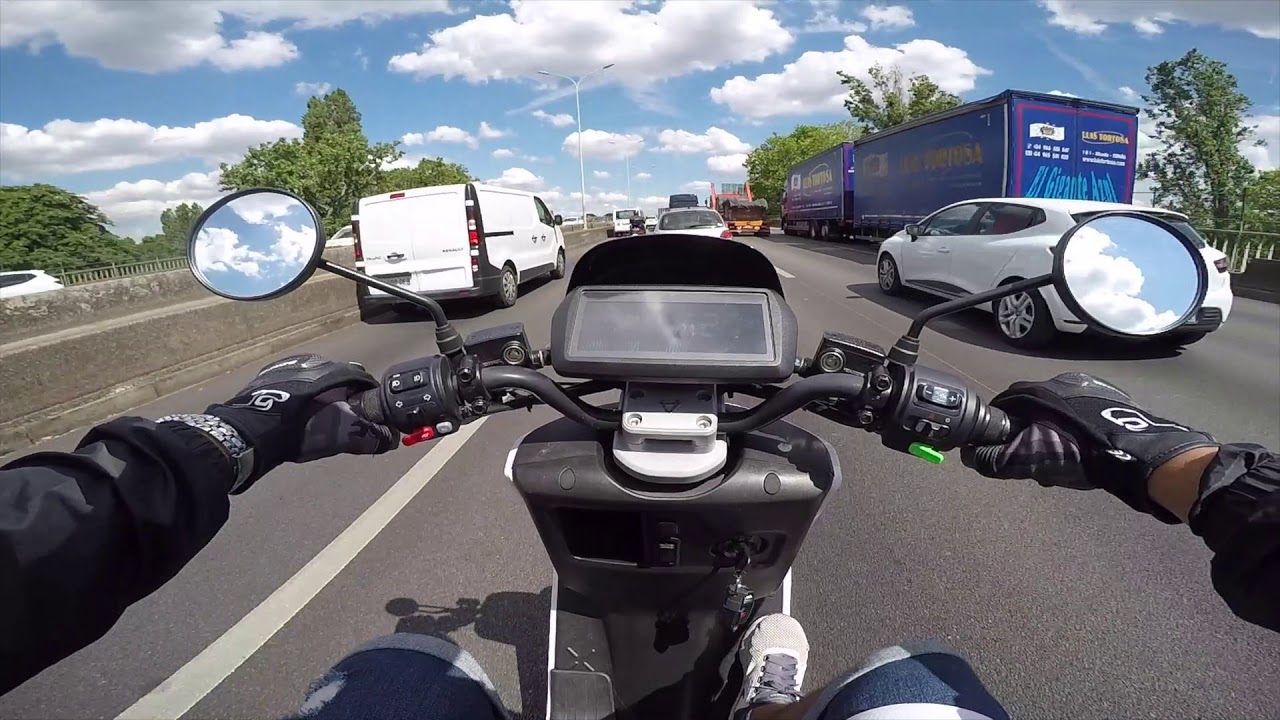 NIU electric scooter in Paris riding fast in the highways!!!