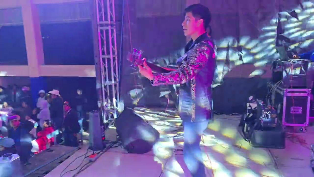 Hombre Normal (en vivo) -Grupo Contagio La Fiebre Musical de México