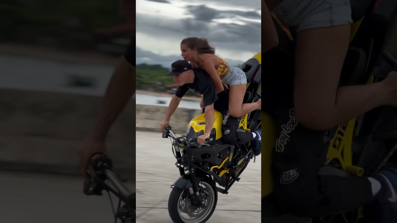 Ivan pok&eacute;mon #grau #honda #motograu
