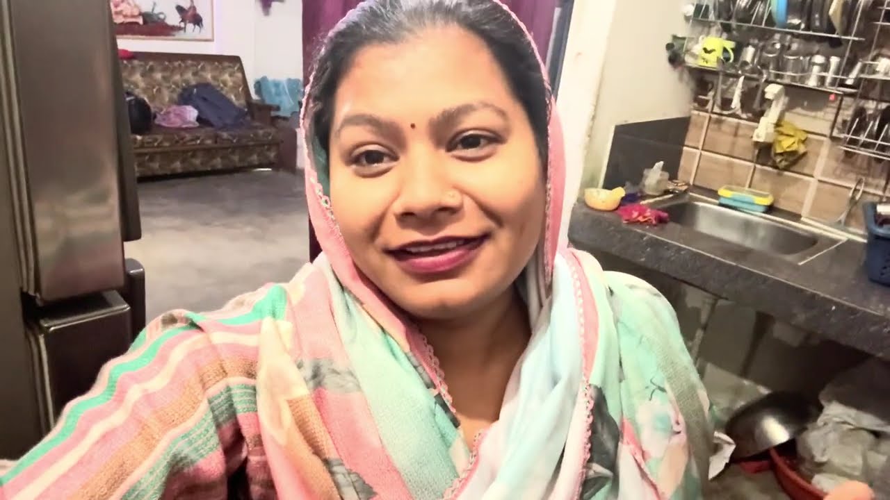 सस्ता मजदूर  किचन लवर (रसोई प्रेमी). मजेदार पल #viral #youtubeshorts #kichen #funny 