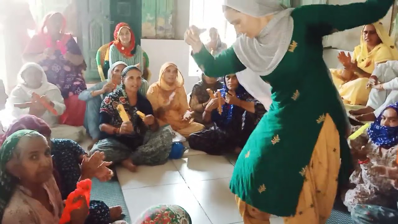 झमेले देख लिए सारे हे दुनिया में कोई ना किसे का। बहुत सुंदर भजन।(166)