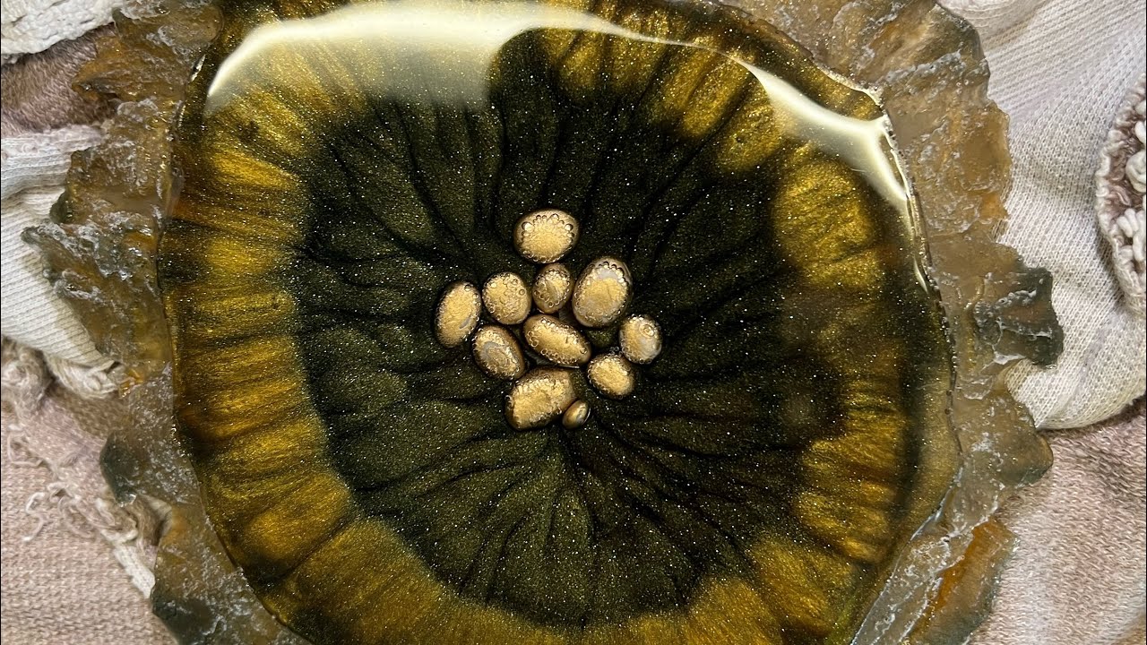 Магические эффекты в подстаканниках из эпоксидной смолы
