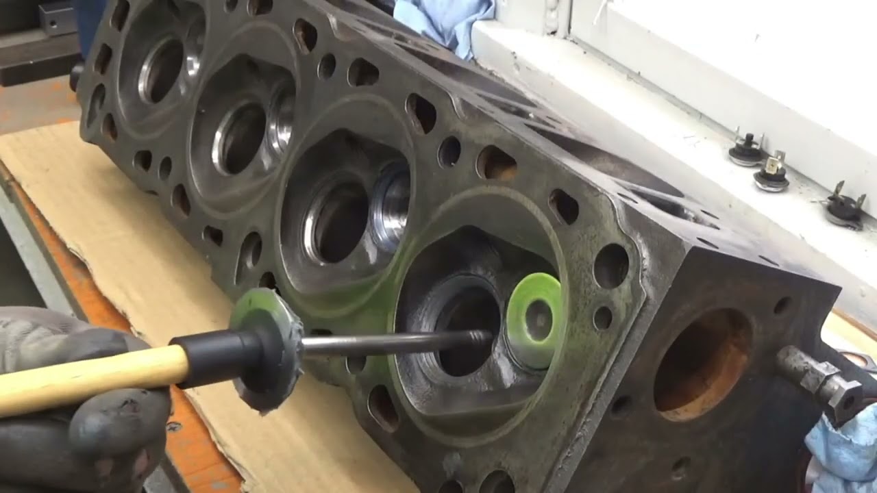 FORD OHC -Venttiilien läpyttelyä-