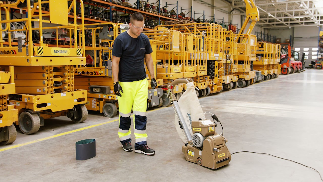 Cykliniarka taśmowa (szlifierka taśmowa) do pracy z drewnem.