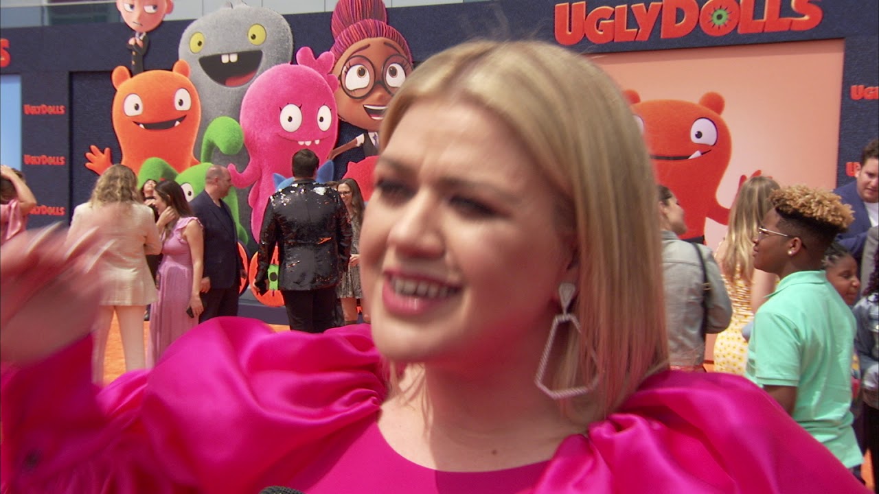 Uglydolls World Premiere Regal LA Live - Itw Kelly Clarkson (official video)