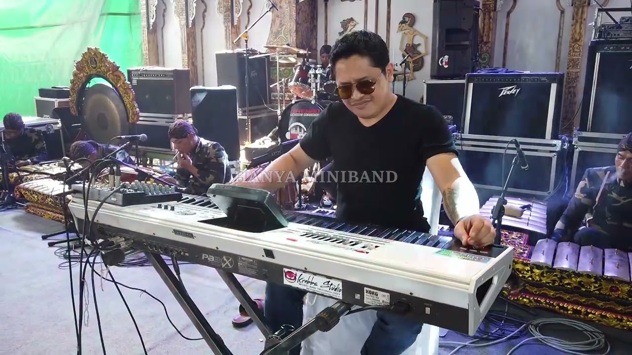KERINDUAN - SALEEM ABDULLAH, TONY KRABB, LIA HABSARI & KHOLIS KBRD (LIVE ELECTONE COVER)