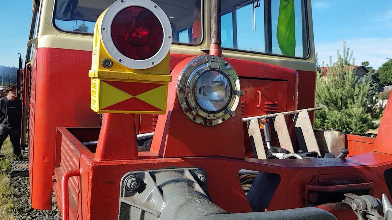 Attelage du Wagon plat a la BB63000