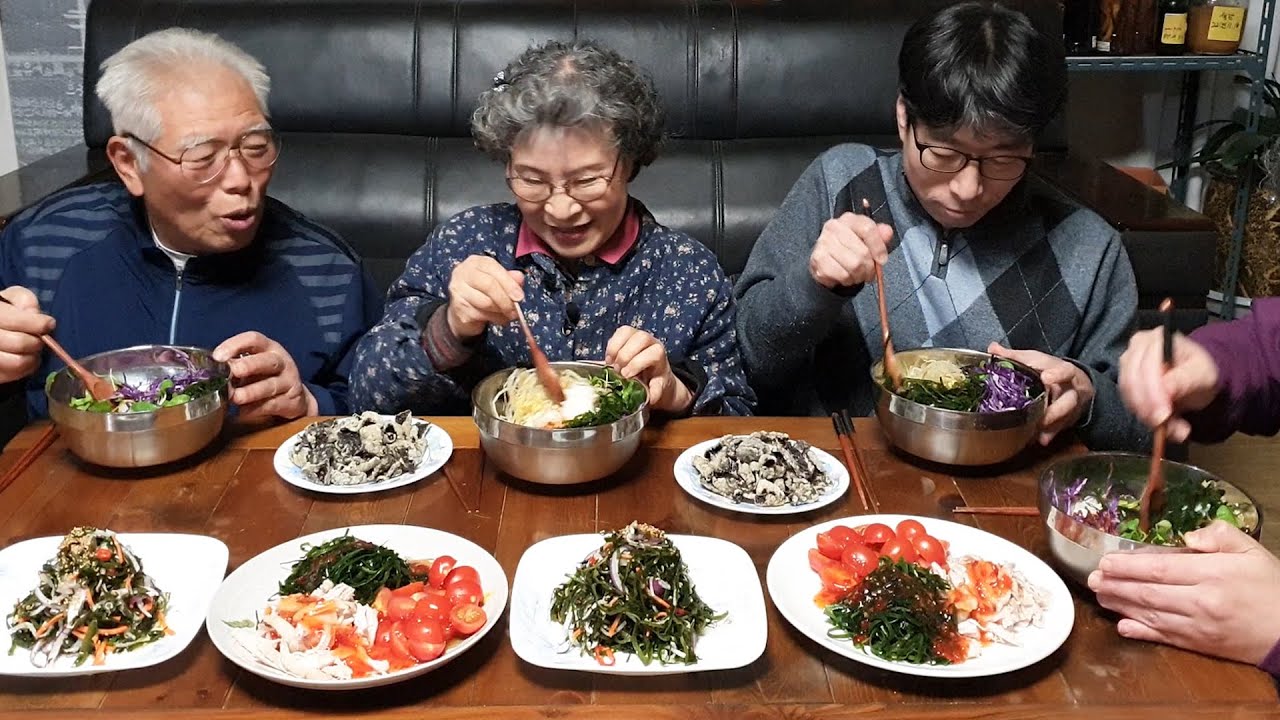 Диетический рецепт полезного салата из куриной грудки с морскими водорослями (пибимбап из морских )