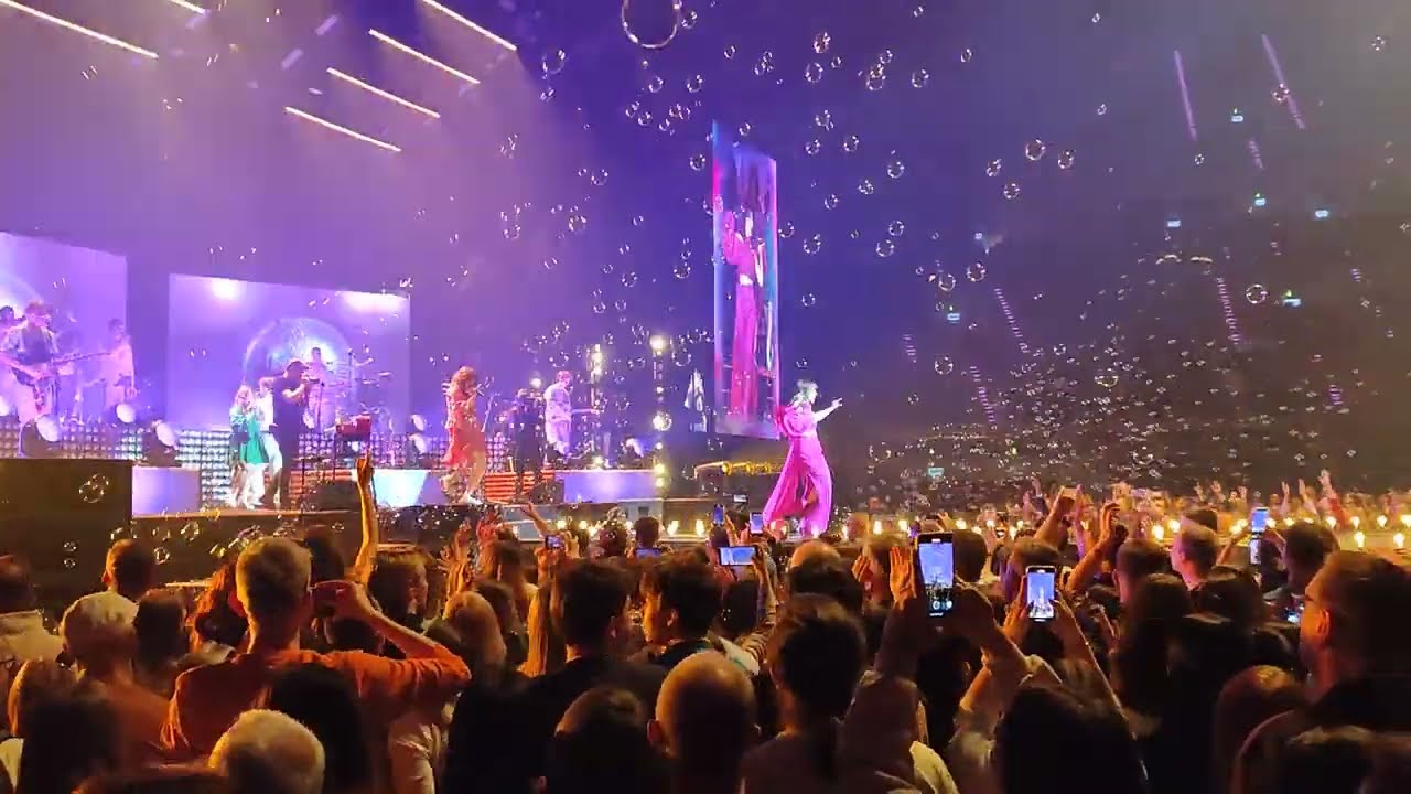 Kwiat Jabłoni - Byłominęło (Kraków Tauron Arena 26.04.2025).