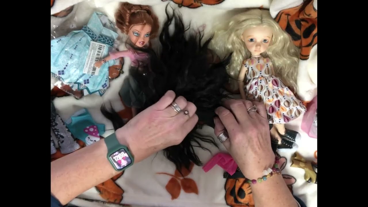 Кукольное дело, примеряю обувь на свою куколку Мейки 😊😊